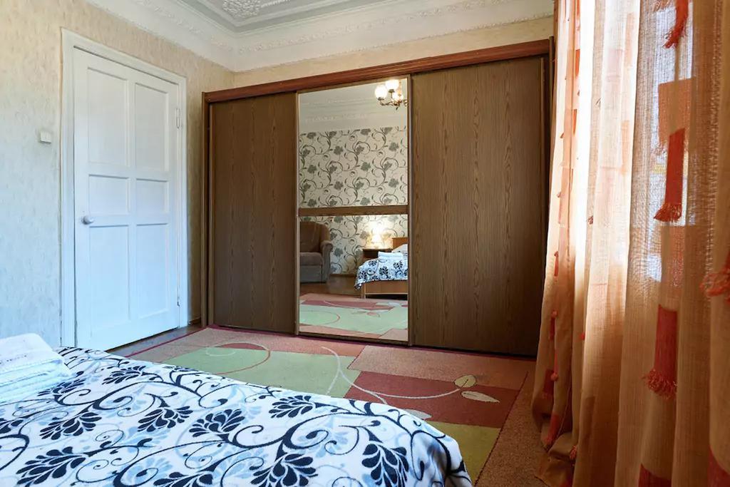 Home Hotel Apartments On Lva Tolstogo Kyiv Exterior photo