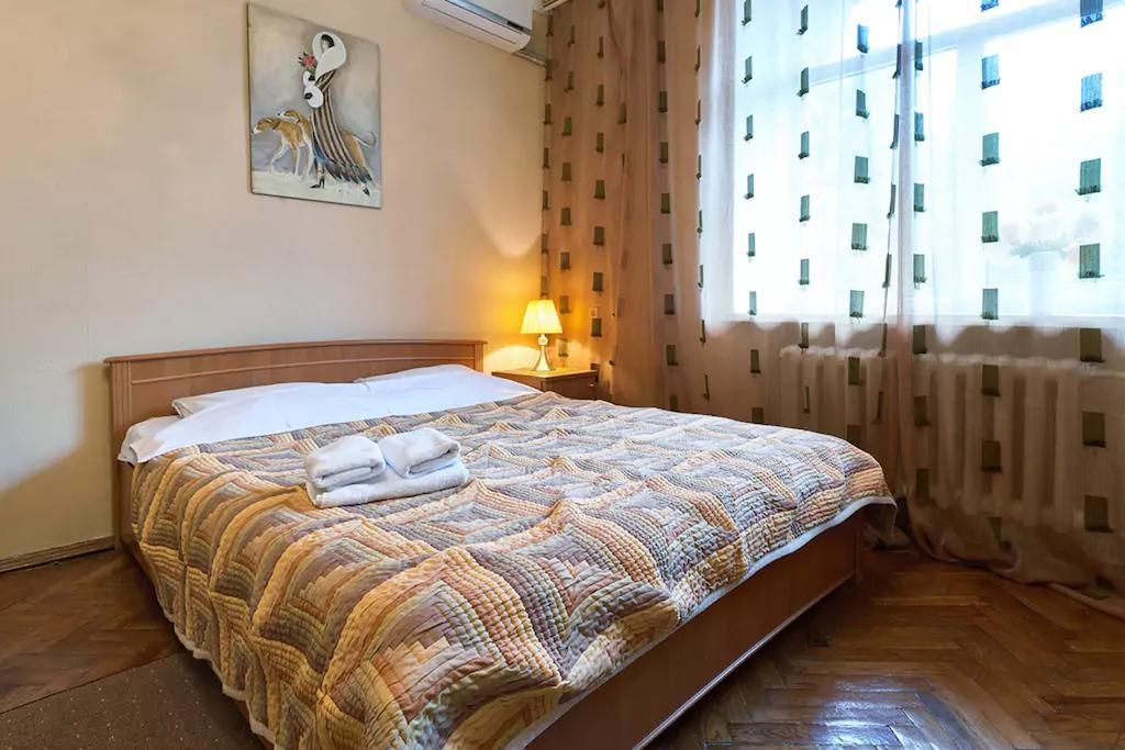 Home Hotel Apartments On Lva Tolstogo Kyiv Exterior photo
